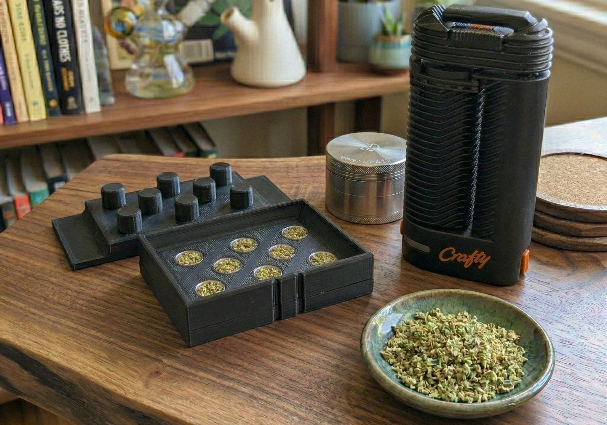 Hero image Suggested caption: Two workflows, two different results Dry herb vaporizer with dosing capsule loading tray and loose ground herb